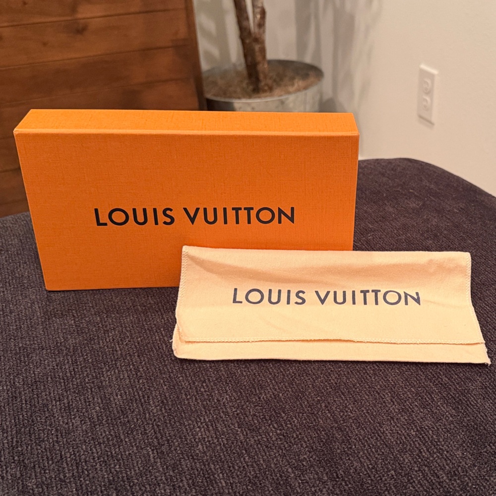 Louis Vuitton Box or Dusty